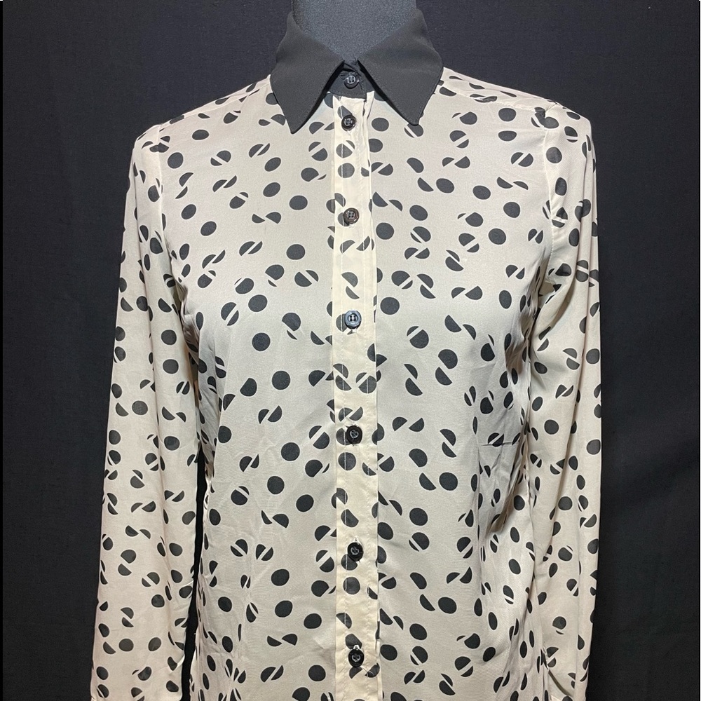 BCBG Stylish beige polka dot top